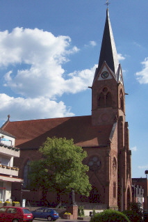 Foto der Kirche Mariä Geburt in Aschaffenburg-Schweinheim