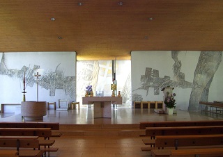Foto vom Altarraum in St. Pius in Aschaffenburg