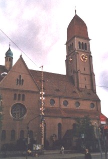 Foto der kath. Pfarrkirche Herz Jesu in Augsburg
