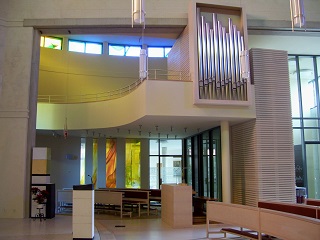 Foto der Orgel in der Mutterhauskirche der Vinzentinerinnen in Augsburg