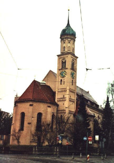 Foto der kath. Pfarrkirche St. Peter und Paul in Augsburg-Oberhausen