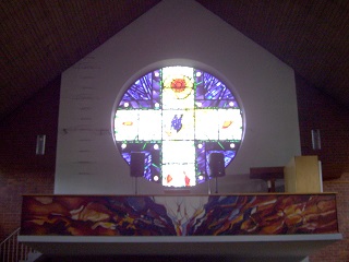 Foto der Orgelempore in der Kirche Zur Heiligen Familie in Bad Abbach
