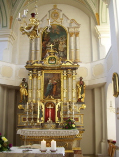Foto vom Altar in St. Cyriakus in Niederdorf