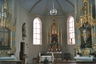 Foto vom Altarraum in St. Franziskus in Saulgrub
