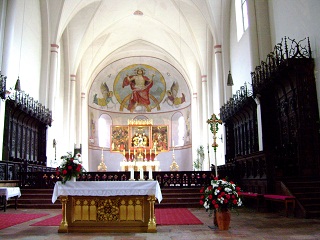 Foto vom Altarraum in St. Zeno in Bad Reichenhall