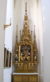 Foto vom linken Seitenaltar in Mariä Himmelfahrt in Bad Tölz