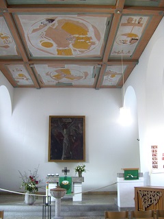 Foto vom Altarraum der Johanneskirche in Bad Tölz