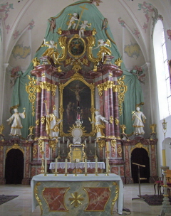 Foto vom Altar in St. Ulrich in Arnach