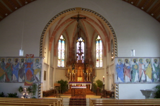 Foto vom Altarraum in St. Ulrich in Seibranz