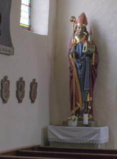 Foto der Wolfgangsfigur in der Wolfgangskirche in Leutkirch-St. Wolfgang
