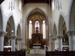 Foto vom Altarraum in St. Josef in Bamberg-Gaustadt