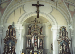Foto vom Altarraum in St. Nikolaus in Sallach