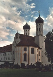 Foto der Klosterkirche in Benediktbeuren