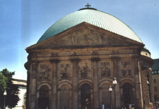Foto der St.-Hedwigs-Kathedrale in Berlin