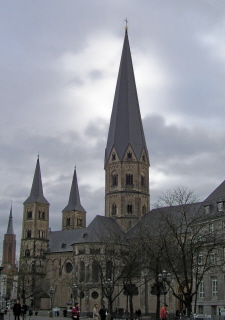 Rückansicht vom Münster St. Martin in Bonn