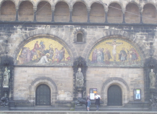 Foto vom Eingang in den Dom St. Petri in Bremen