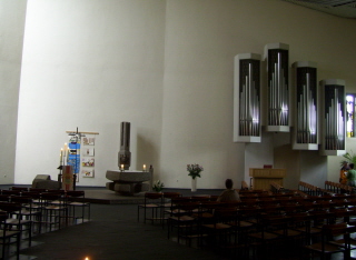 Foto vom Altarraum in St. Elisabeth in Bremen