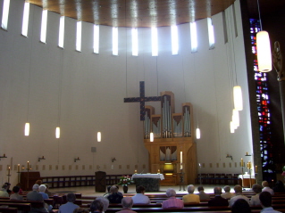 Foto vom Altar in St. Hedwig in Bremen