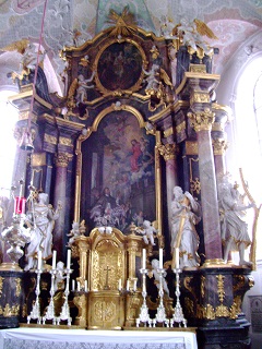 Foto vom Altar im alten Teil von St. Peter und Paul in Tandern