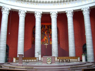 Foto vom Altarraum in St. Ludwig in Darmstadt