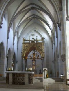 Foto vom Altarraum der Abteikirche St. Ottilien