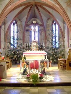 Foto vom Altar in St. Peter und Paul in Dollnstein