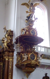 Foto der Kanzel in der Schutzengelkirche in Eichstätt