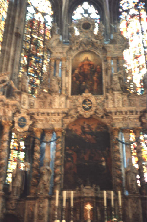 Foto vom Hochaltar im Mariendom in Erfurt