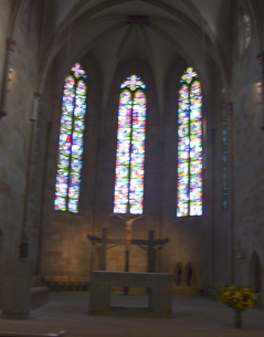 Foto vom Altarraum im Münster St. Paul in Esslingen