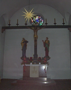 Foto vom Altarraum der Erlöserkirche in Fürstenfeldbruck