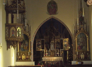 Foto vom Altarraum in St. Martin in Germering