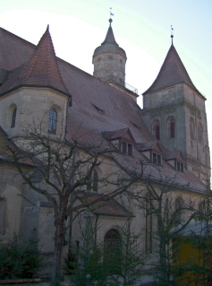 Foto der Stiftskirche in Feuchtwangen (Seitenansicht)