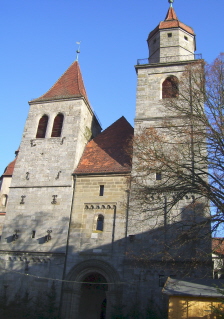 Foto der Stiftskirche in Feuchtwangen (Westportal)