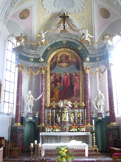 Foto vom Hochaltar in St. Peter und Paul in Kössen