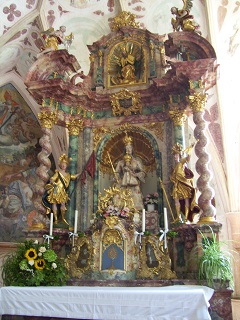 Foto vom Altar in St. Adolaria in St. Ulrich