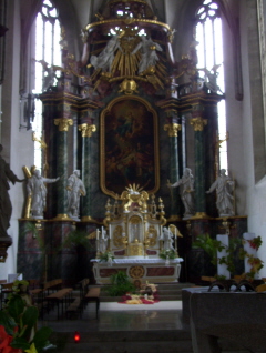 Foto vom Altar in St. Peter und Paul in Grünsfeld