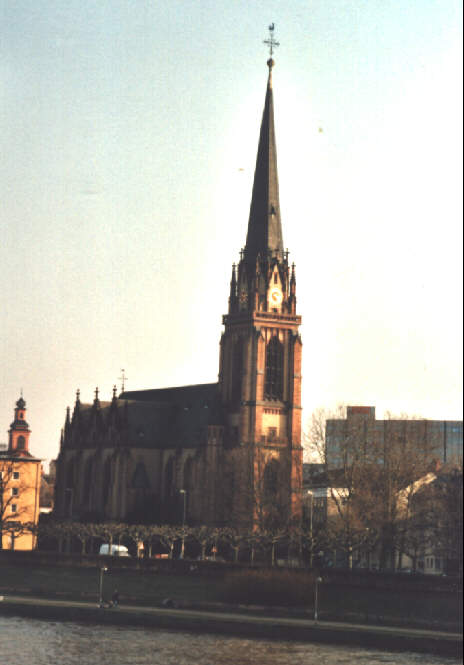 Foto der Dreikönigskirche in Frankfurt