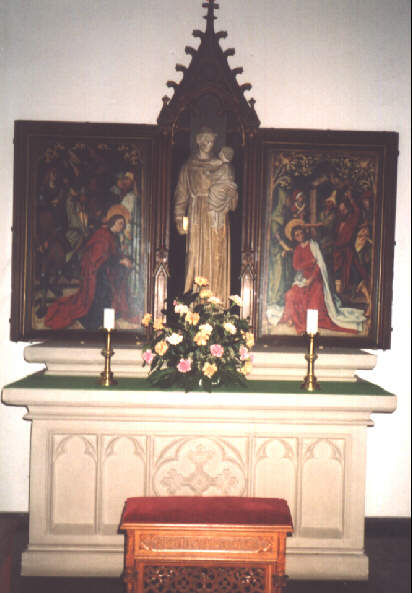 Foto vom linken Seitenaltar in St. Antonius in Frankfurt-Rödelheim