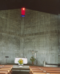 Foto vom Altarraum der Kirche Verklärung Christi auf dem Feldberg