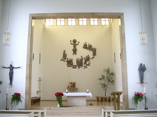 Foto vom Altarraum in St. Marien in Fürth
