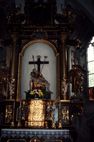 Foto vom Altar der alten Kirche St. Martin in Garmisch-Partenkirchen