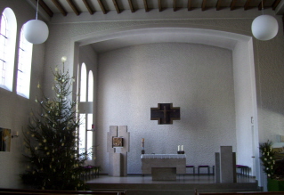 Foto vom Altarraum der Marienkirche in Giengen an der Brenz