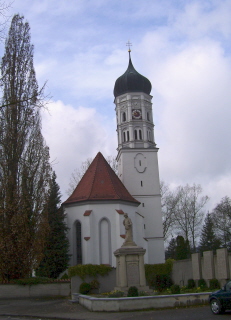 Foto von Turm und Chor von Mariä Himmelfahrt in Ettenbeuren