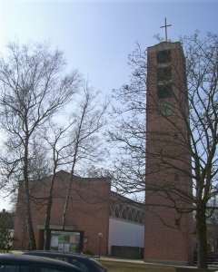 Foto der evang. Jesuskirche in Haar