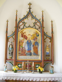 Foto vom Altarraum der Kapelle Heiligste Dreifaltigkeit in Ostern