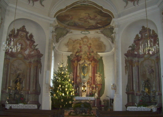 Foto vom Altarraum in St. Martinus in Oberstotzingen