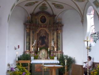 Foto vom Altar in St. Ottilia in Asbach