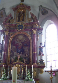 Foto vom Altar der Kirche Heiligste Dreifaltigkeit in Buttenwiesen