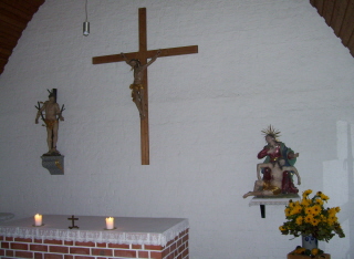 Foto vom Altarraum in St. Albert in Hettlingen