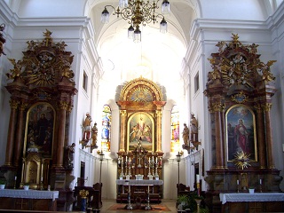 Foto vom Altarraum in St. Alban in Stillnau